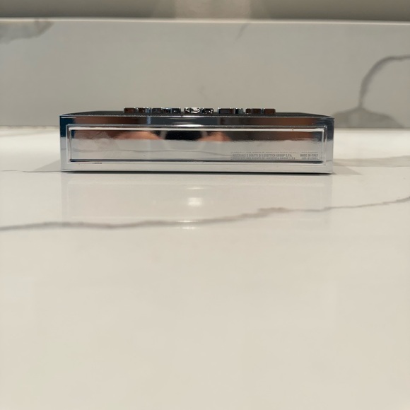 Prada Logo Plaque - Picture 4 of 9